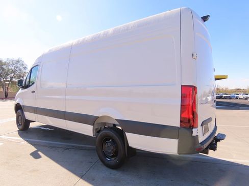 Used 2025 Mercedes-Benz Sprinter 2500 image 7