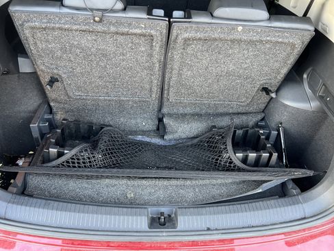 Used 2018 Volkswagen Tiguan SE w/ Panoramic Sunroof Package image 32