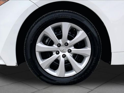 Used 2025 Toyota Corolla LE FWD image 11