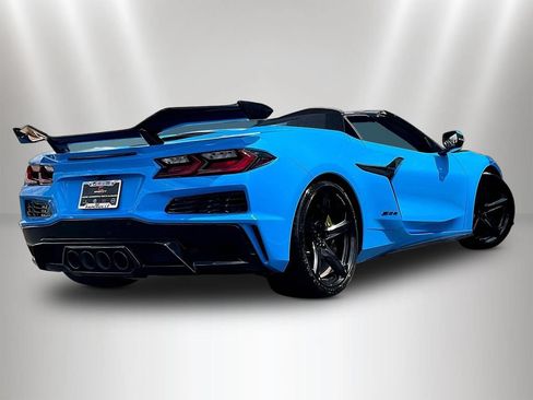 Used 2023 Chevrolet Corvette Z06 w/ Z07 Performance Package RWD image 6