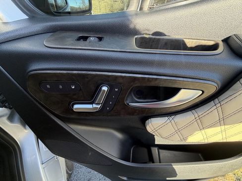 Used 2019 Mercedes-Benz Sprinter 170 image 45