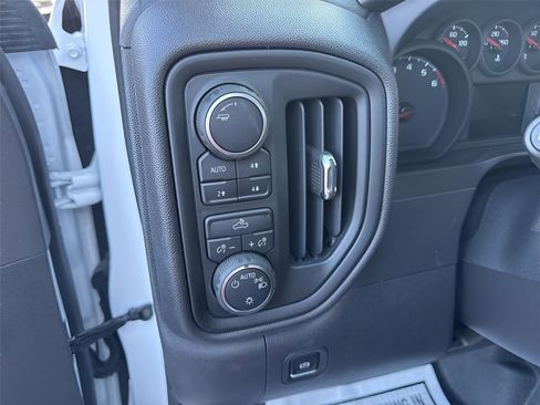 Used 2025 Chevrolet Silverado 1500 W/T w/ Trailering Package image 13