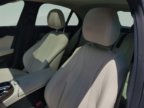 Used 2020 Mercedes-Benz E 350 Sedan image 17