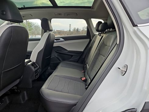 New 2026 Volkswagen Taos SE AWD/4WD image 11