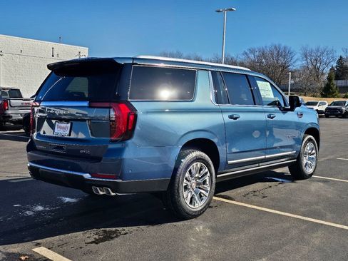 New 2026 GMC Yukon XL Denali w/ Sun & Power Step Package image 8