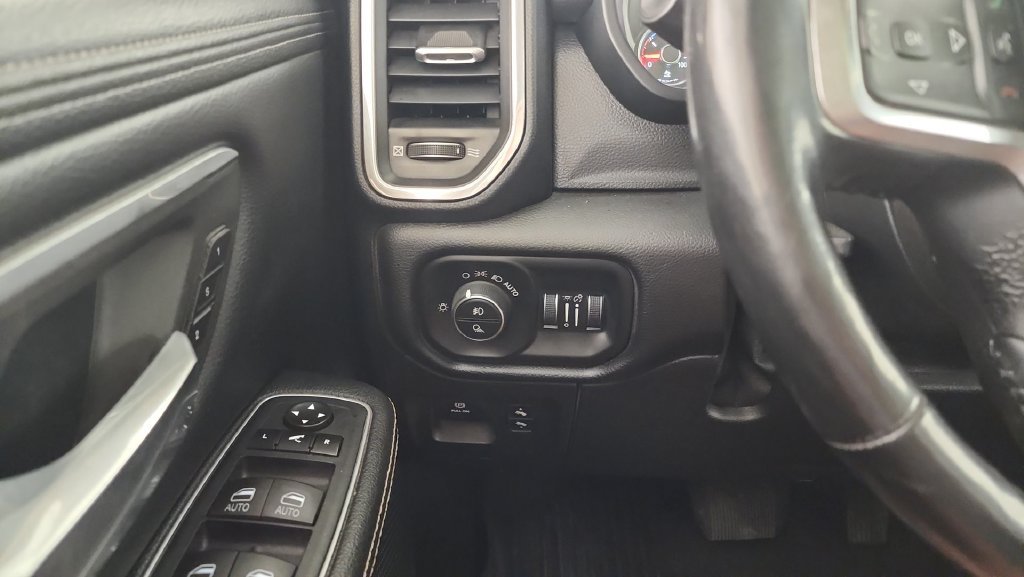 Used 2020 RAM 1500 Laramie AWD/4WD image 23