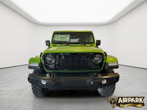 New 2025 Jeep Gladiator Sport AWD/4WD image 5