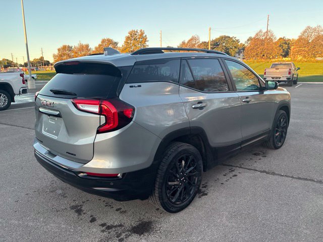 Used 2023 GMC Terrain SLE w/ Driver Convenience Package AWD/4WD image 10