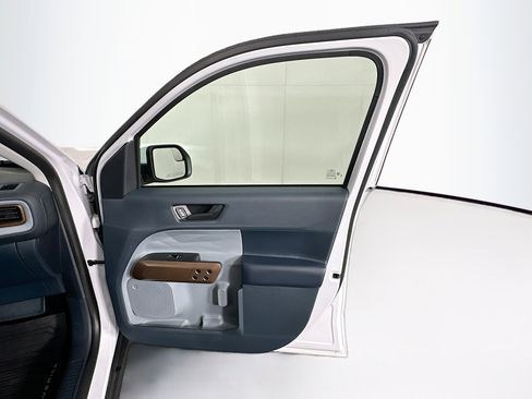 Used 2023 Ford Maverick Lariat w/ Equipment Group 500A Standard image 28