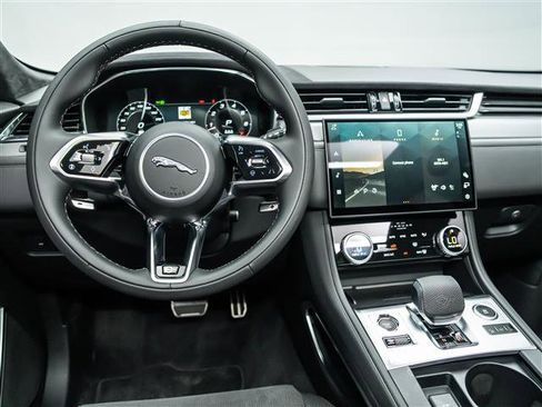 New 2026 Jaguar F-PACE SVR 575 Edition AWD/4WD image 23