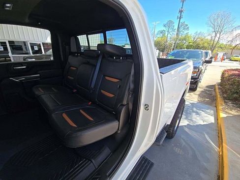 Used 2022 GMC Sierra 2500 AT4 w/ AT4 Premium Plus Package image 8