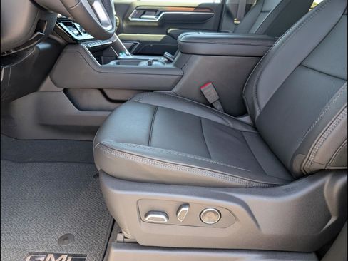 New 2026 GMC Sierra 2500 Denali w/ Denali Reserve Package AWD/4WD image 11