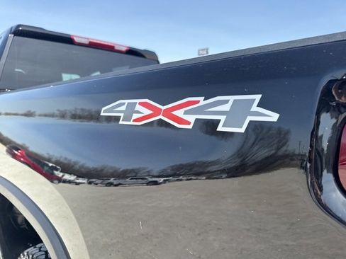 Used 2025 Chevrolet Silverado 2500 LT w/ Convenience Package image 14