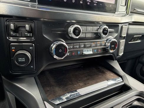 Used 2024 Ford F250 Lariat AWD/4WD image 30