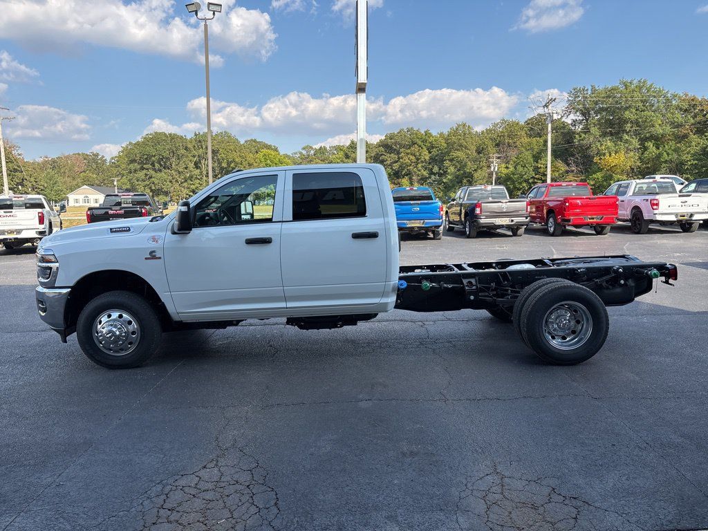 New 2026 RAM 3500 Tradesman w/ Chrome Appearance Group AWD/4WD image 5