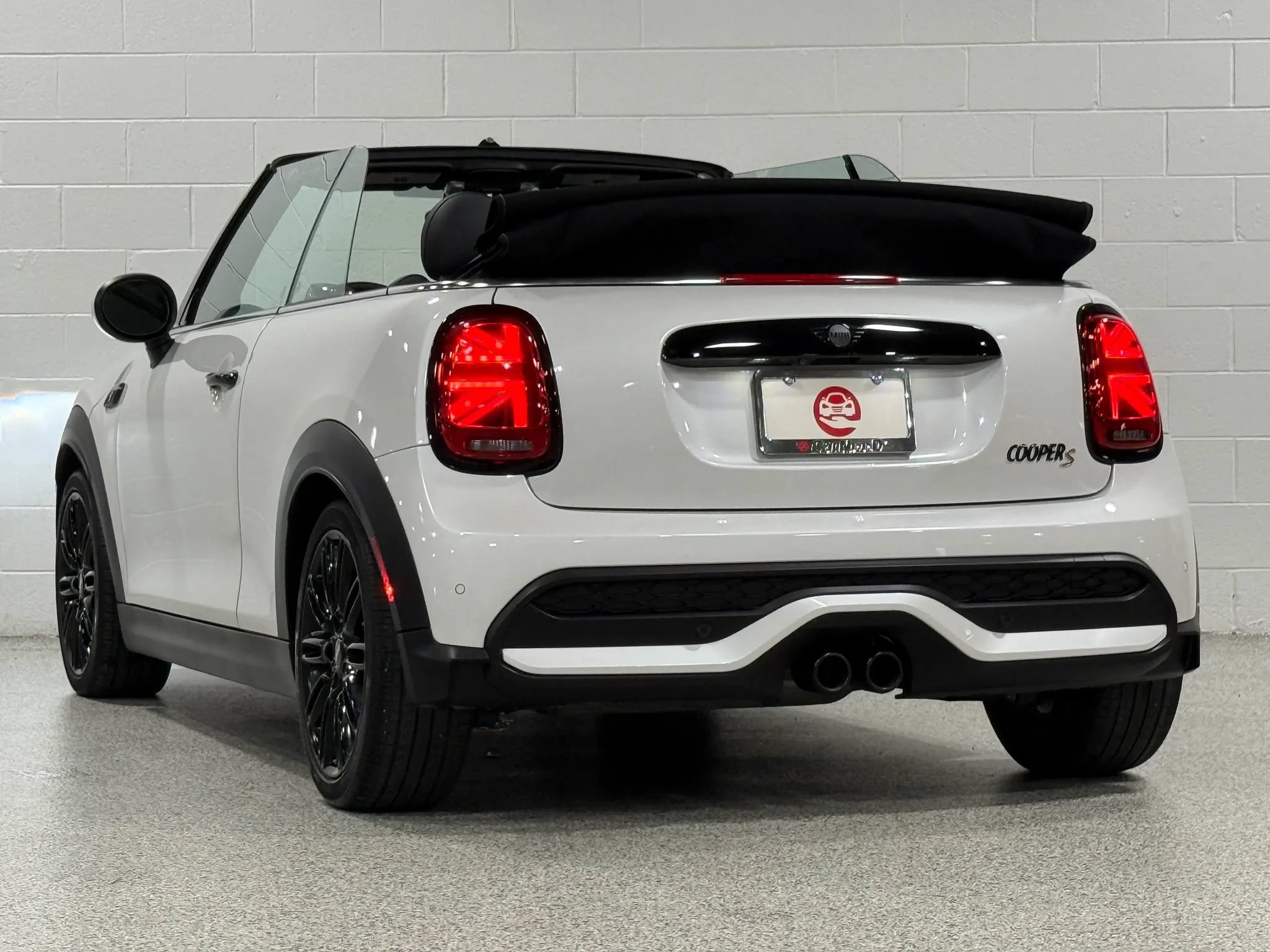 Used 2023 MINI Cooper S FWD image 9