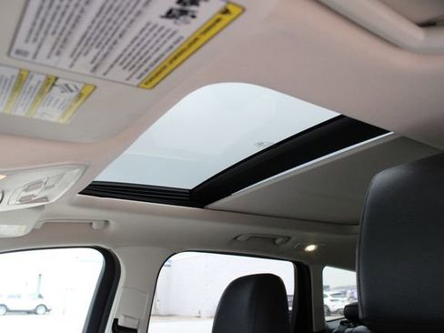 Used 2017 Ford Escape SE image 5