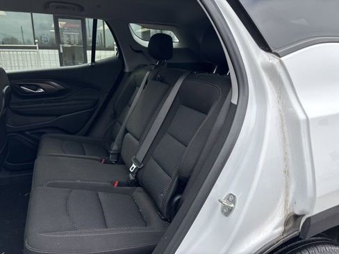 Used 2024 GMC Terrain SLE image 21