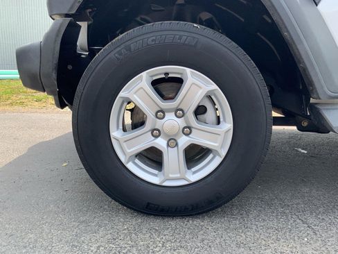 Used 2021 Jeep Wrangler Unlimited Sport AWD/4WD image 30