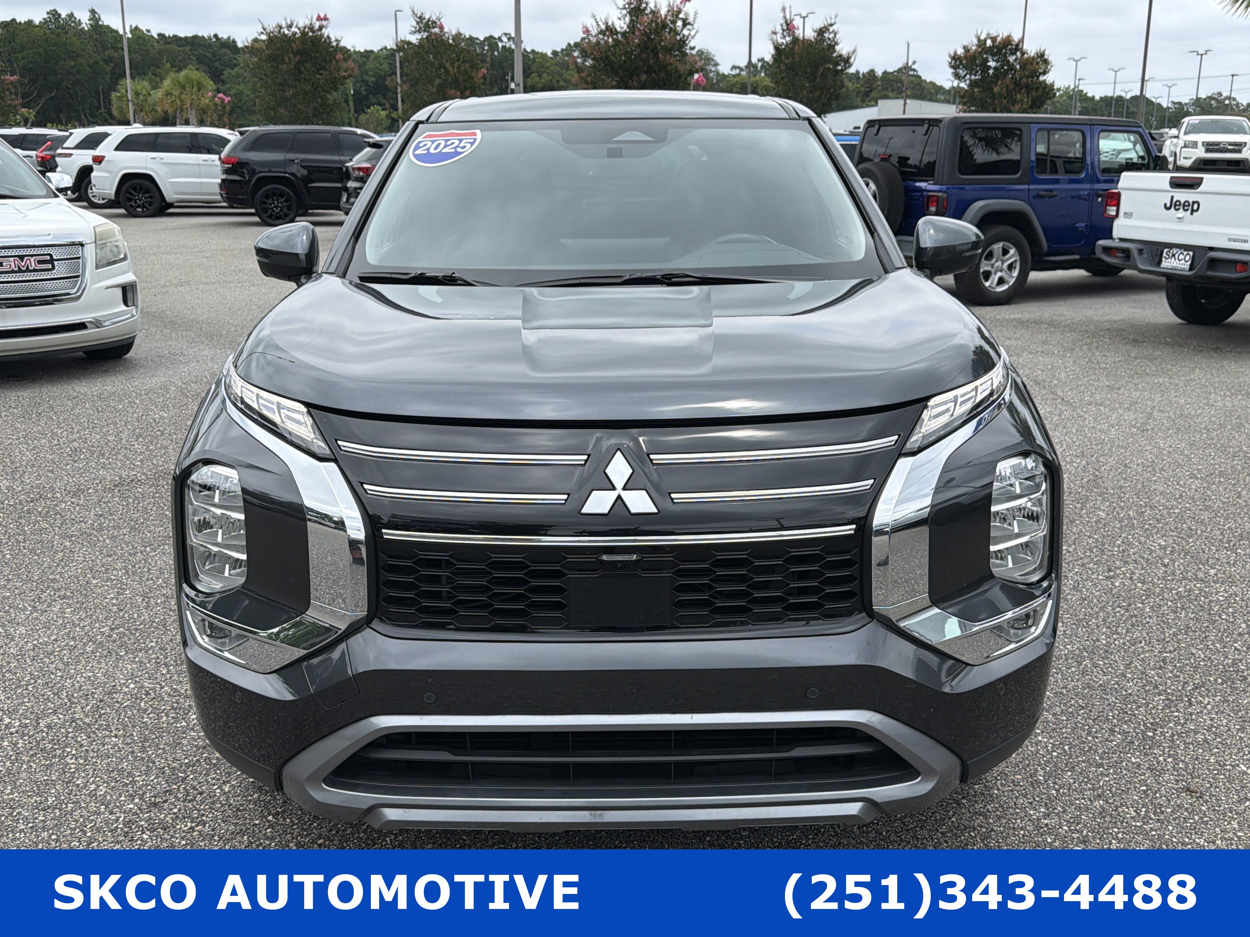 Used 2025 Mitsubishi Outlander SE FWD image 8
