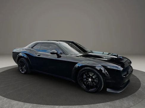 Used 2021 Dodge Challenger R/T Scat Pack RWD image 2