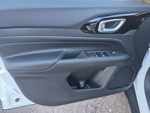 Used 2026 Jeep Compass Limited w/ Limited Altitude Pack image 31