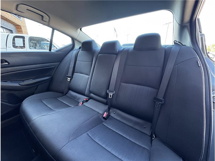 Used 2025 Nissan Altima 2.5 SV AWD/4WD image 16