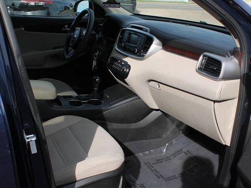 Used 2018 Kia Sorento LX AWD/4WD image 24