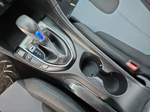 Used 2020 Hyundai Veloster 2.0 FWD image 28