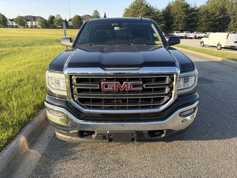 Used 2019 GMC Sierra 1500 SLE w/ SLE Value Package AWD/4WD image 3