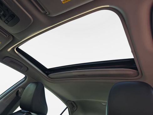 Used 2024 Toyota Camry SE w/ Convenience Package image 28