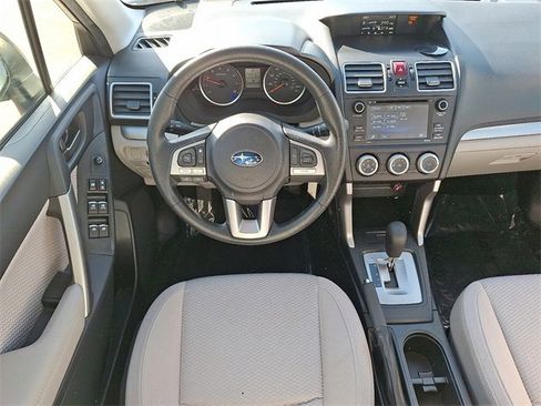 Used 2017 Subaru Forester 2.5i w/ Alloy Wheel Package image 11