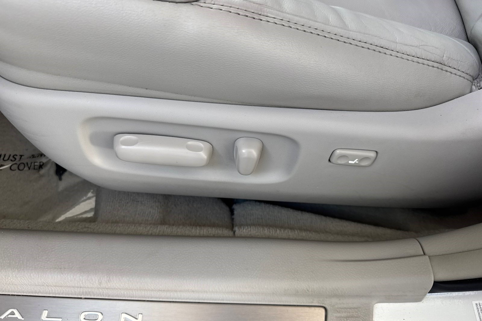 Used 2012 Toyota Avalon FWD image 14