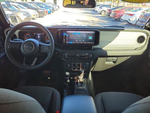 Used 2024 Jeep Wrangler Sport S image 17