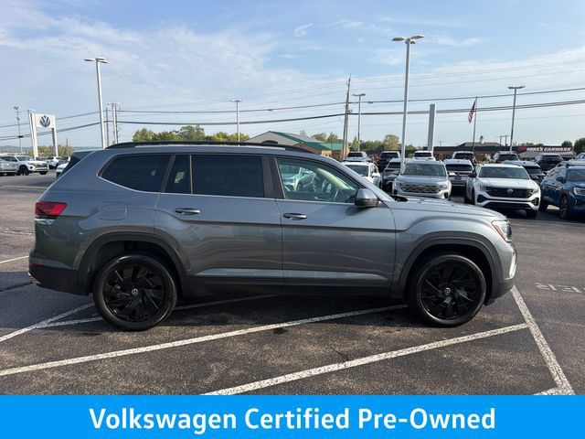 Certified 2024 Volkswagen Atlas SE w/ Panoramic Sunroof Package AWD/4WD image 2
