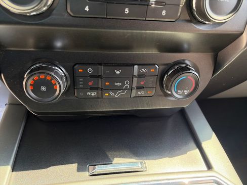 Used 2020 Ford F250 XLT w/ XLT Premium Package AWD/4WD image 26