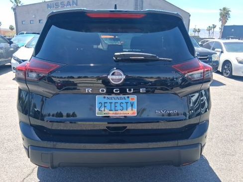 Certified 2024 Nissan Rogue SV AWD/4WD image 3
