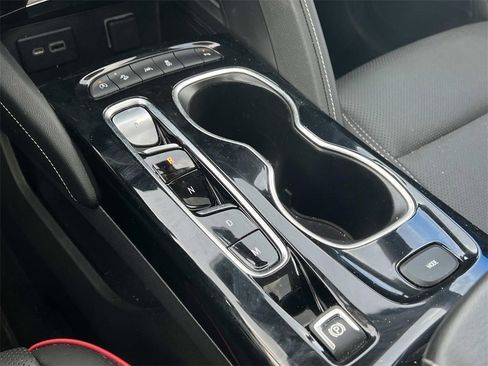 Used 2023 Buick Envision Essence w/ Sport Touring Package image 25