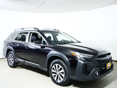 Used 2024 Subaru Outback Premium w/ Popular Package #1A AWD/4WD image 1
