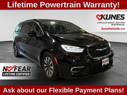 Used 2023 Chrysler Pacifica Touring-L