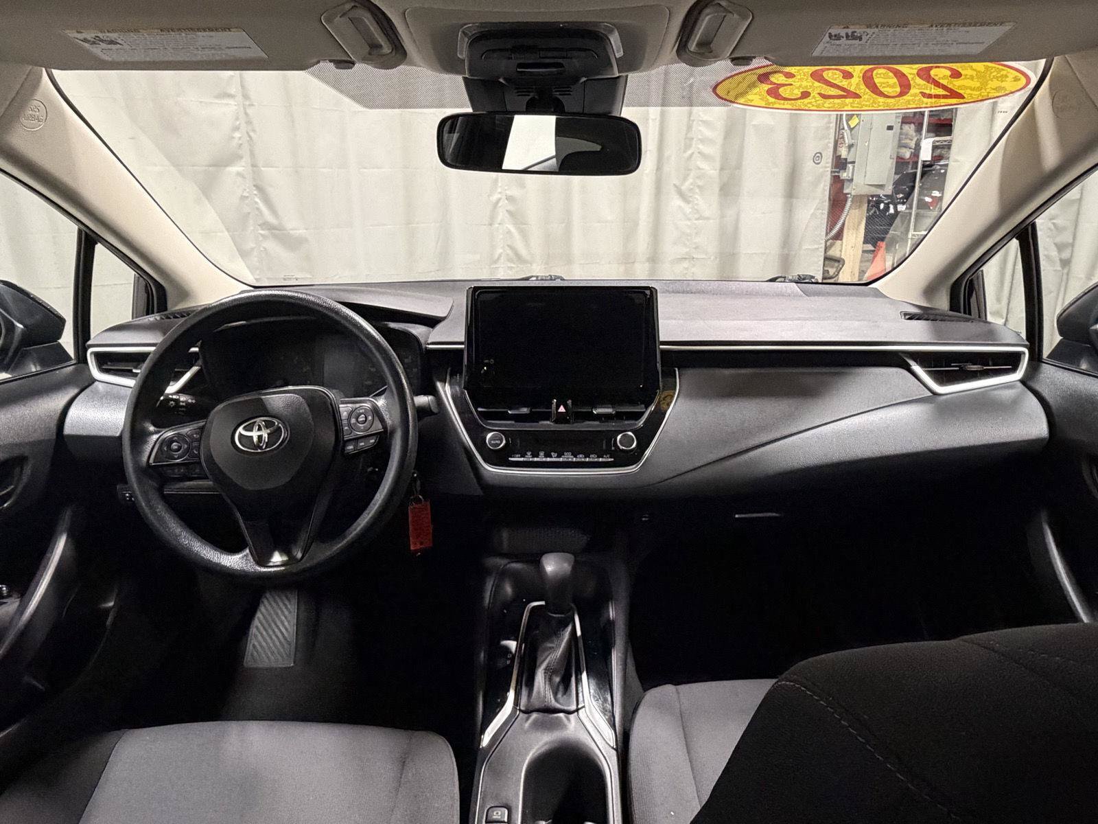 Used 2023 Toyota Corolla LE FWD image 8