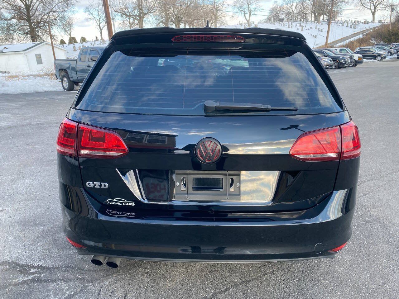 Used 2015 Volkswagen Golf TDI SE FWD image 4