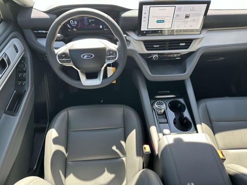 New 2025 Ford Explorer Active w/ Active Comfort Package image 23