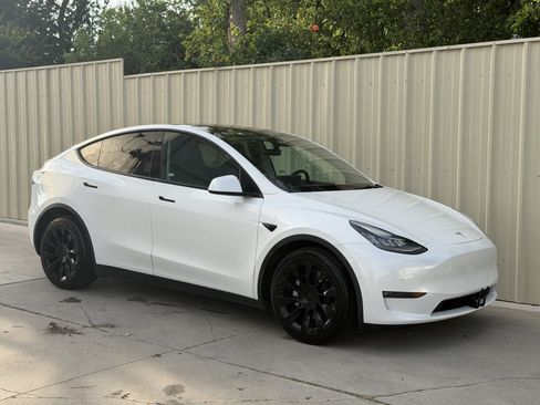 Used 2021 Tesla Model Y Long Range AWD/4WD image 3