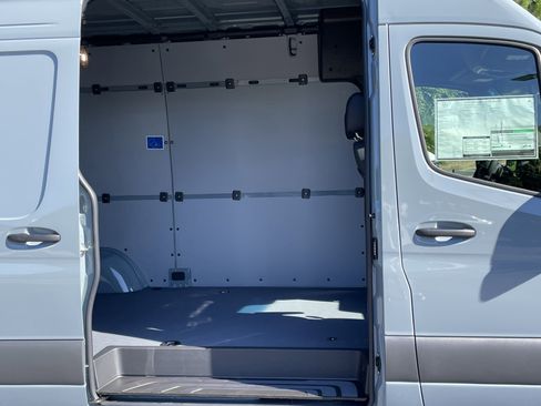 New 2025 Mercedes-Benz Sprinter 2500 image 7