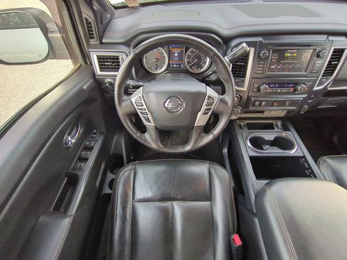 Used 2019 Nissan Titan SL w/ Midnight Edition image 16