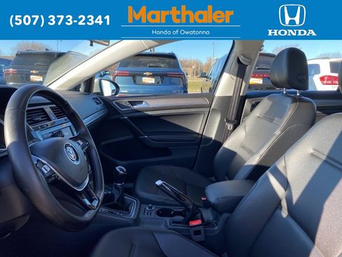 Used 2018 Volkswagen Golf Alltrack S image 9