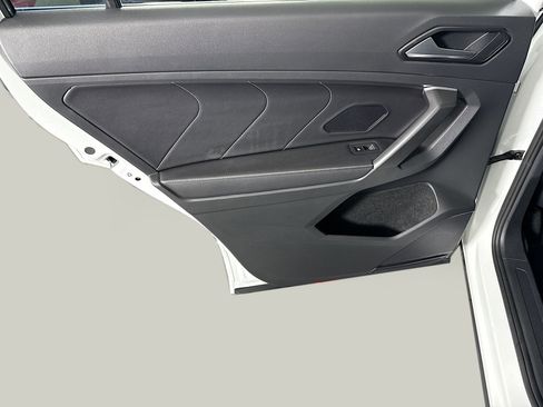 Used 2024 Volkswagen Tiguan SEL R-Line image 26