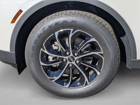 New 2026 Lincoln Nautilus Premier AWD/4WD image 16