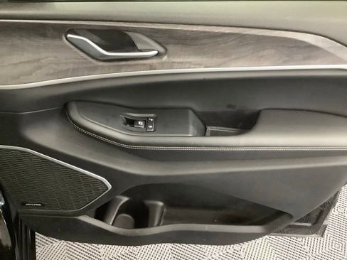 Used 2023 Jeep Grand Cherokee L Limited w/ Black Appearance Package image 28